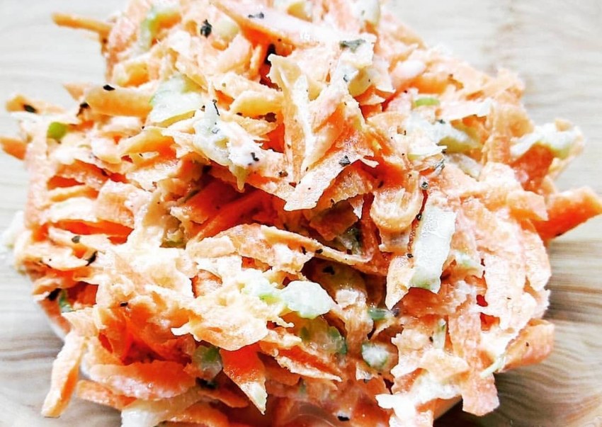 Салат с кольраби и морковью