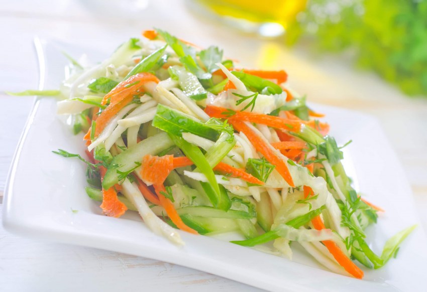 Салат из капусты и морковки