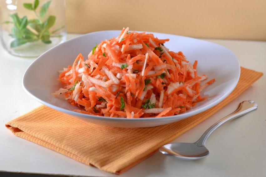 Салат с белокочанной капустой
