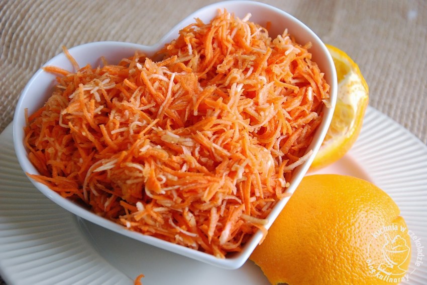 Морковно яблочный салат