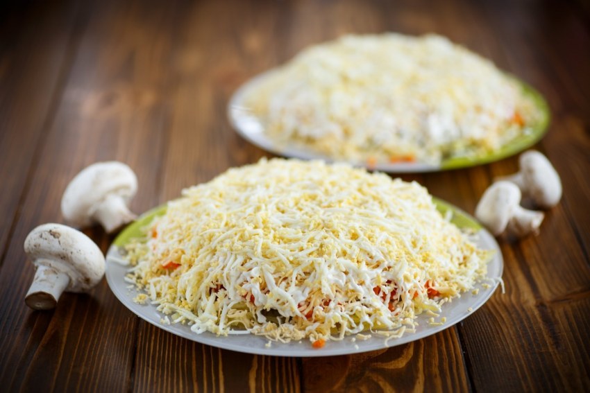 Салат нежность с курицей и грибами
