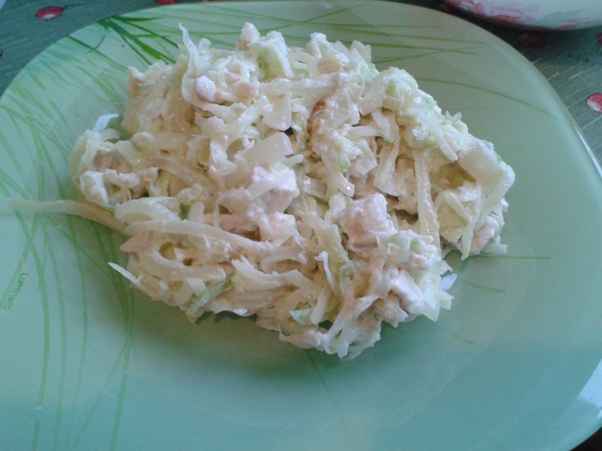Салат нежность с курицей