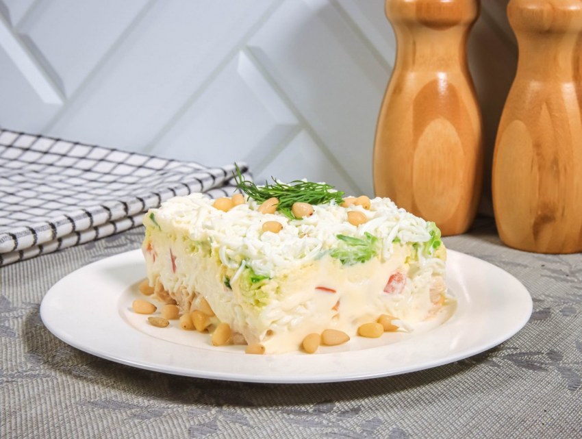 Салат с тертым яблоком и курицей