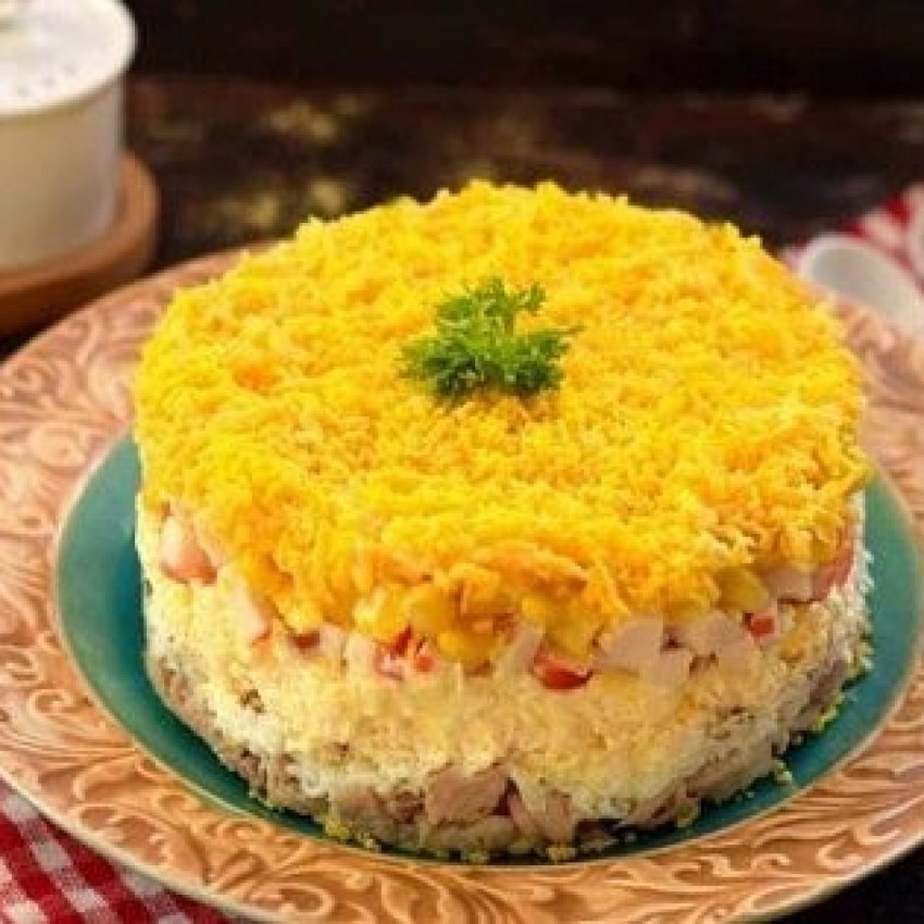 Салат нежность с курицей и ананасами
