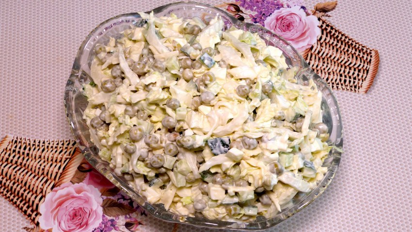 Слоеные салаты из пекинской капусты