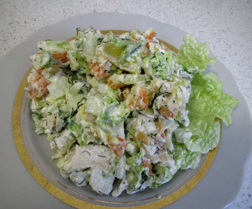 Салат с капустой и яйцом