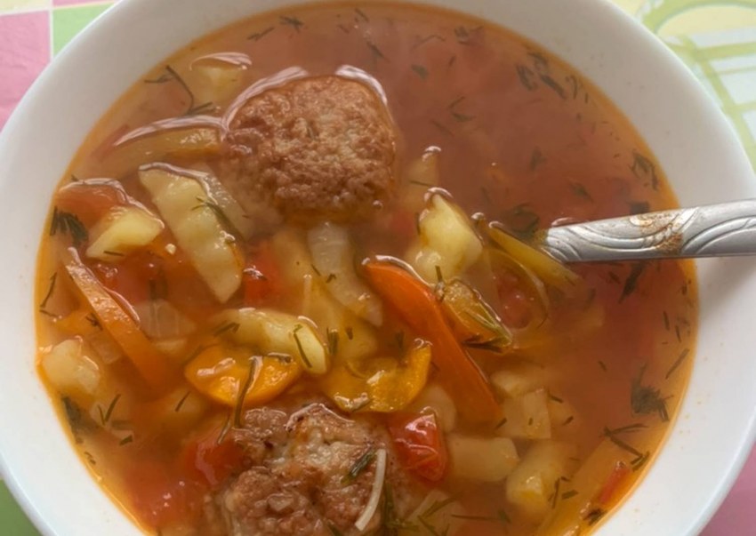 Бостонский фасолевый суп с красной и белой фасолью
