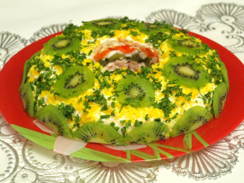 Салат с курицей и киви малахитовый браслет