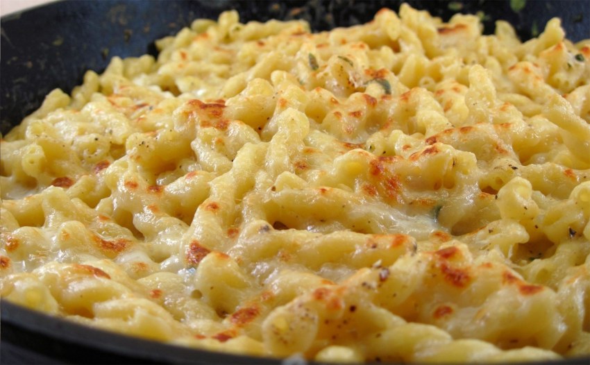 Mac and Cheese с ветчиной.