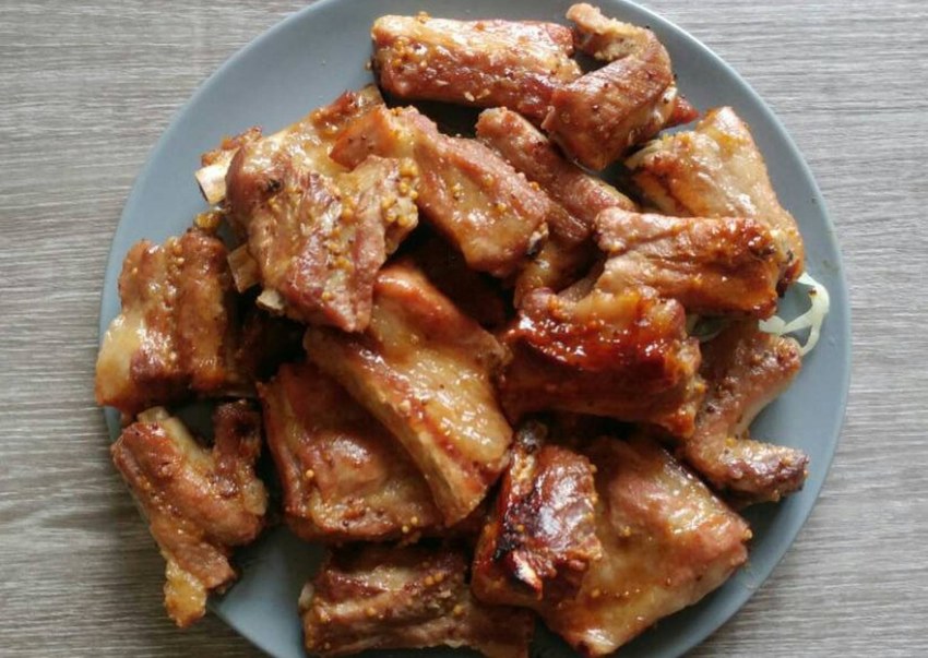 Запеченные свиные ребрышки