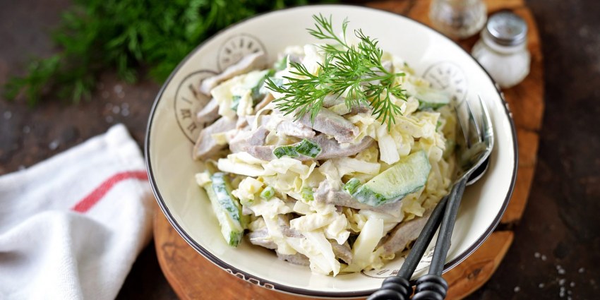 Салат с курицей и огурцами