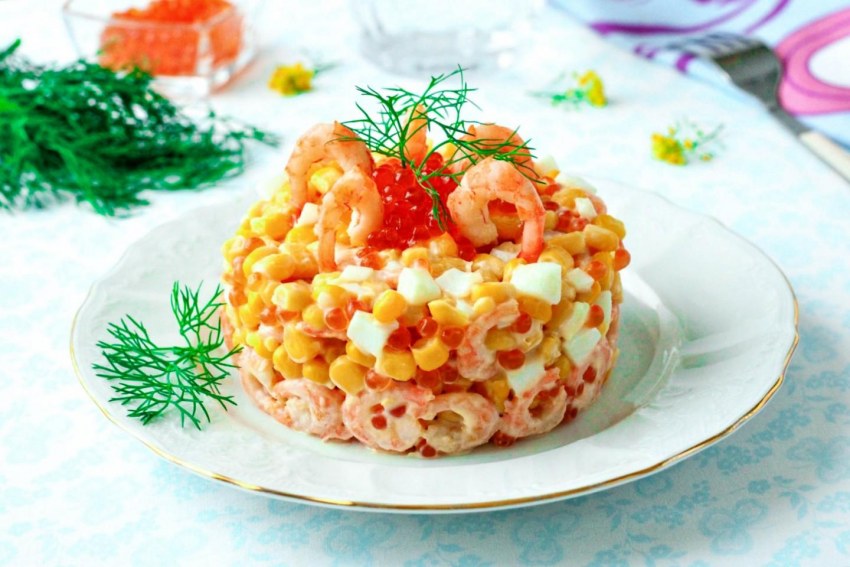 Салат Царский с красной икрой и семгой