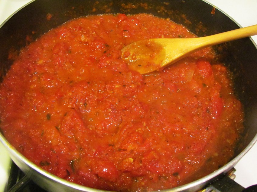 Мясо с томатной подливкой