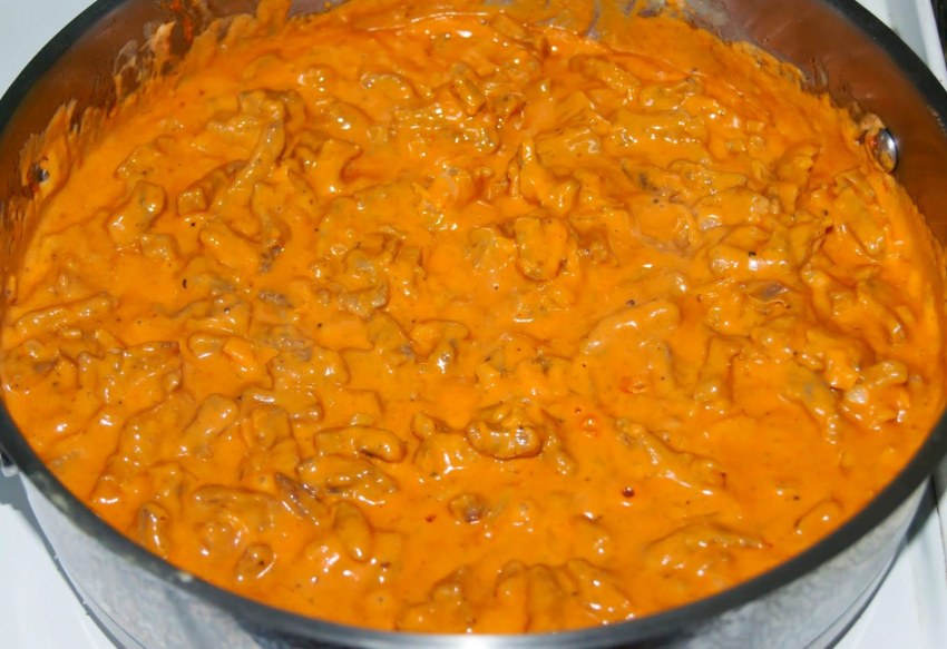 Паста с мясом в томатном соусе