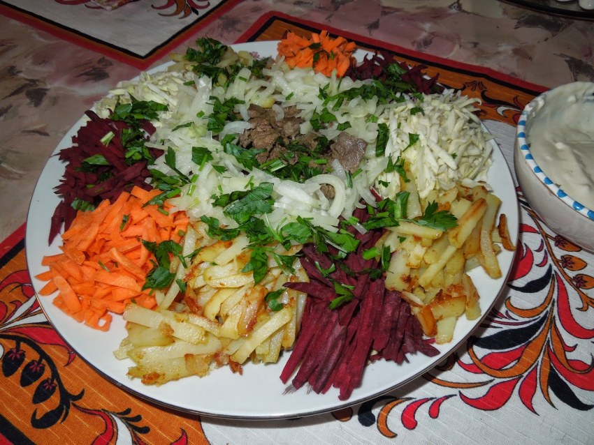 Козёл в огороде с картошкой фри