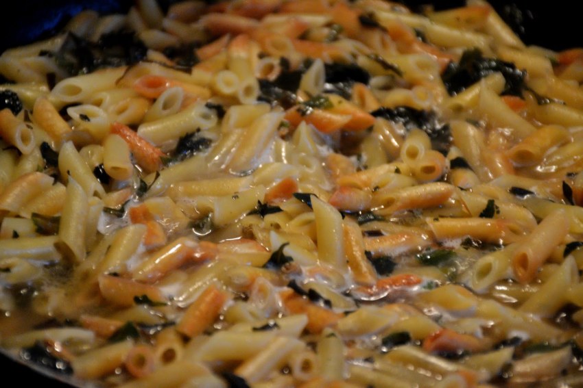 Макароны по-флотски с тушенкой