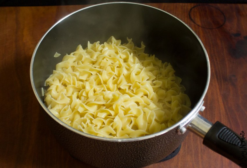 Макароны по флотски с тушенкой говядиной