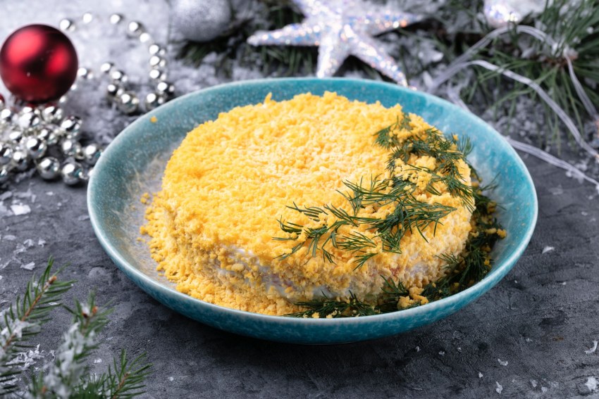 Нежный салат Мимоза с сыром