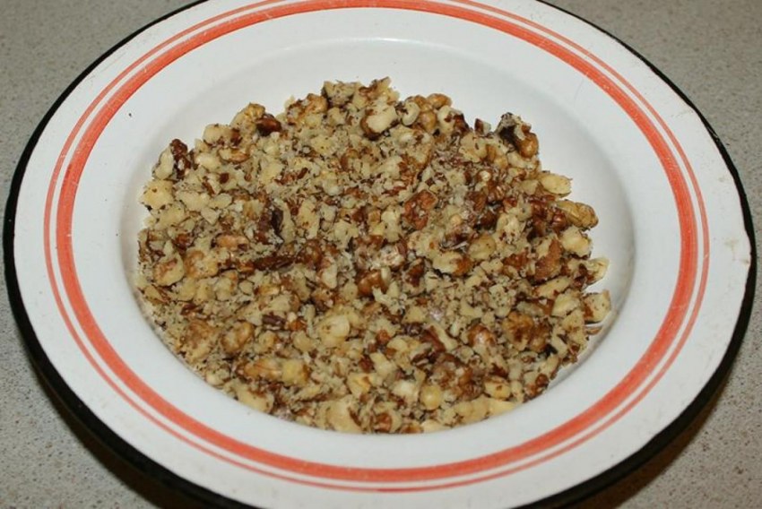 Салат с черносливом и курицей