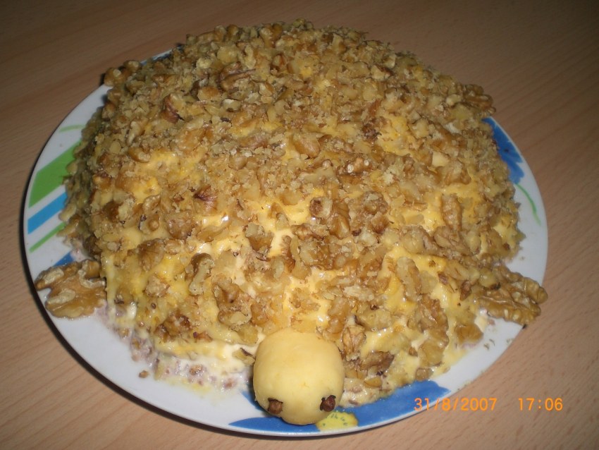 400 Гр грудки, 3-4 яйца, 1 яблоко, 200гр чернослива, 120гр сыра, грецкие орехи