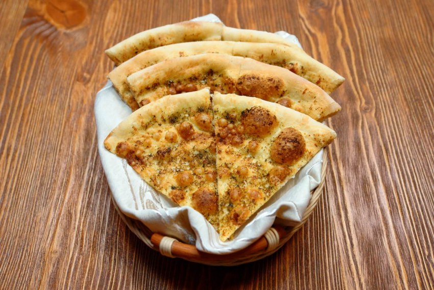 Лепешка с чесноком