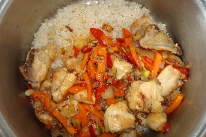 Куриное филе с рисом и овощами