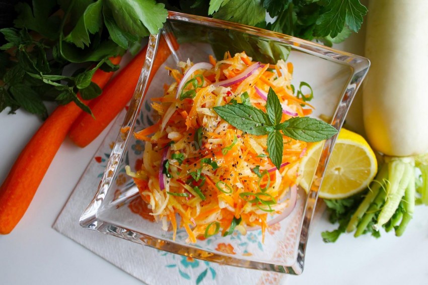 Дайкон и морковь
