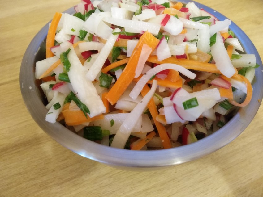 Вкусный салат с дайконом