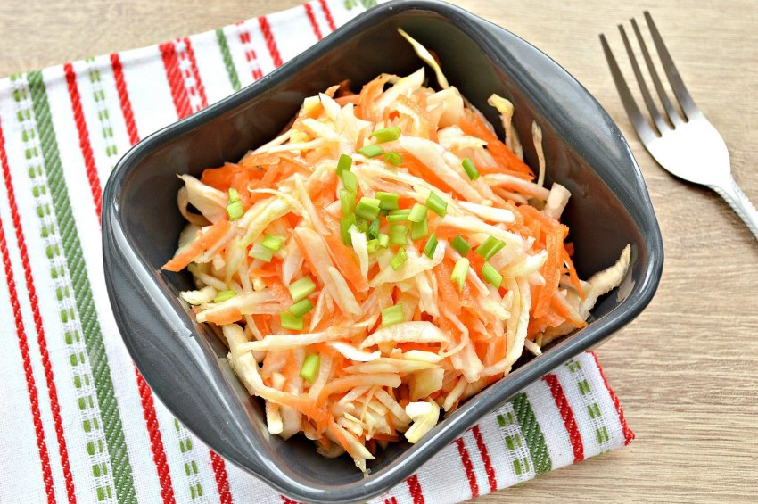 Салат с редькой и морковью и яблоком