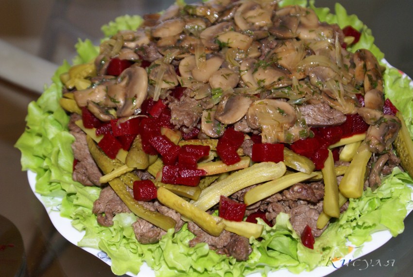 Салат с гранатом и грецким орехом