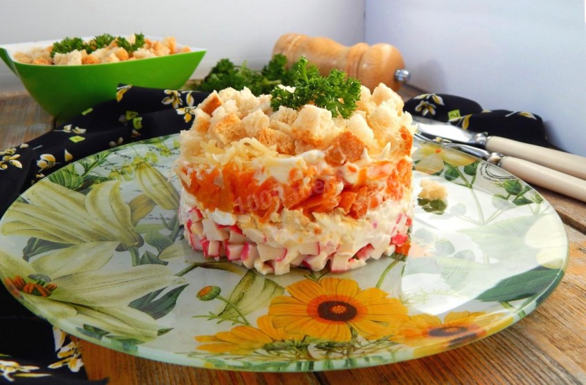 Авокадо с крабовыми палочками