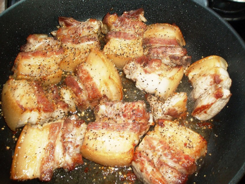 Картошка с грудинкой в духовке