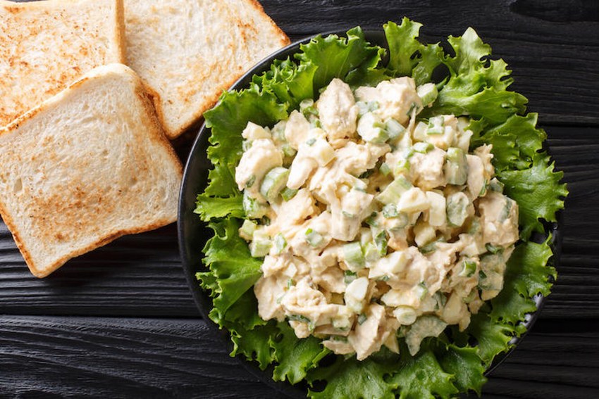 Салат с ананасом и курицей