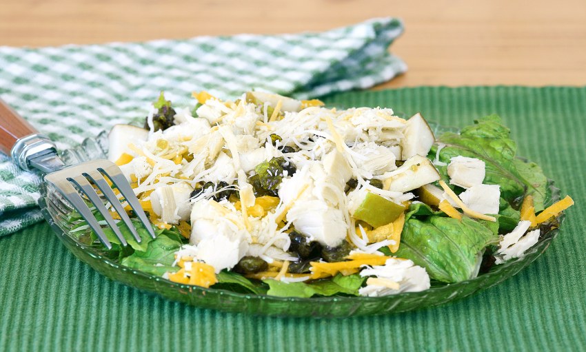 Салат с сельдереем и куриной грудкой