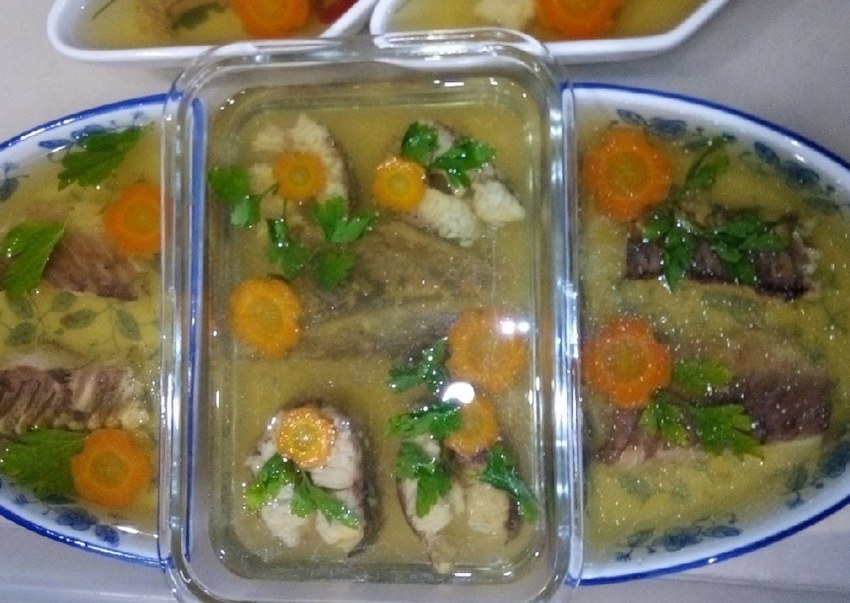 Рыбное заливное мраморное