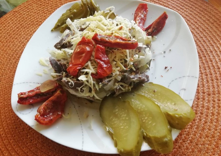 Салат с жареной говядиной