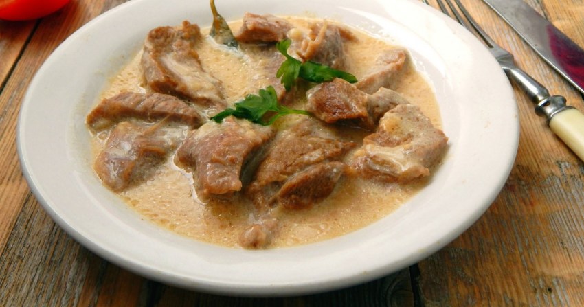 Печень по-строгановски классический
