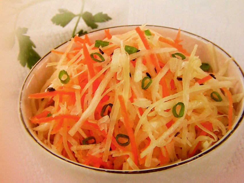 Салат из редьки морковки
