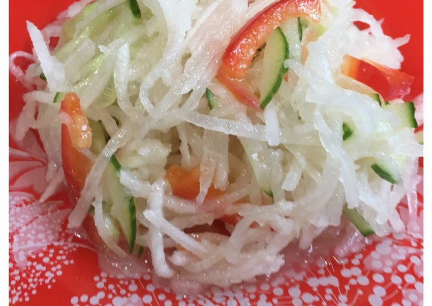Салат с белой редькой