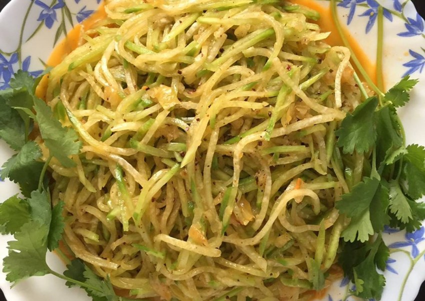 Салат с маринованной редькой