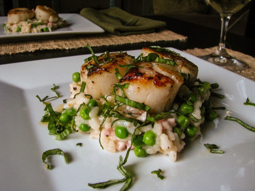 Морские гребешки с артишоками