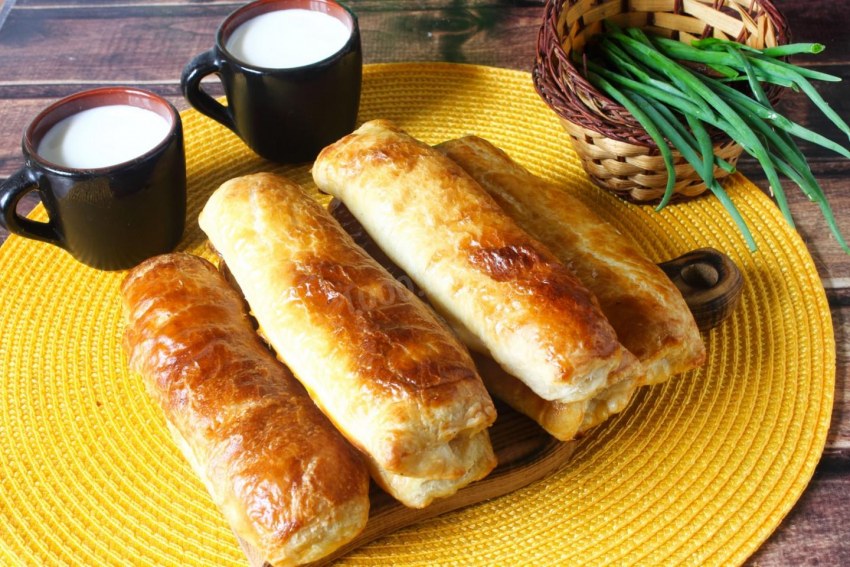 Пирожки с яйцом и луком