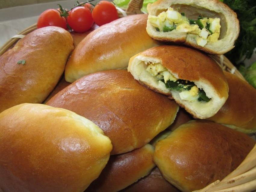 Пирожки с картошкой и сосиской