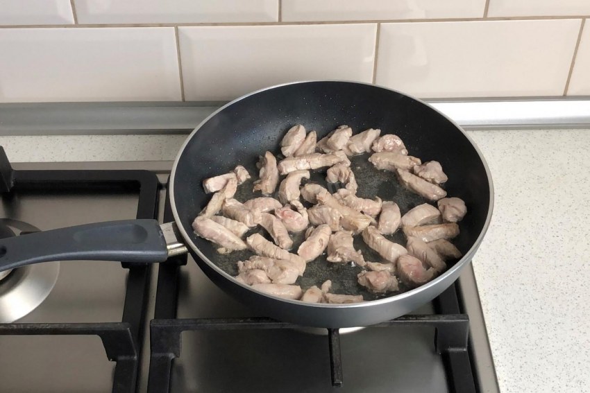 Свинина с вешенками в сметане
