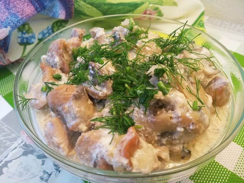 Курица с грибами в сливочном соусе