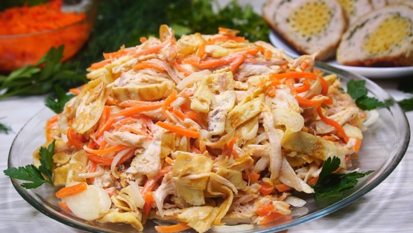 Салат с корейской морковью и курицей