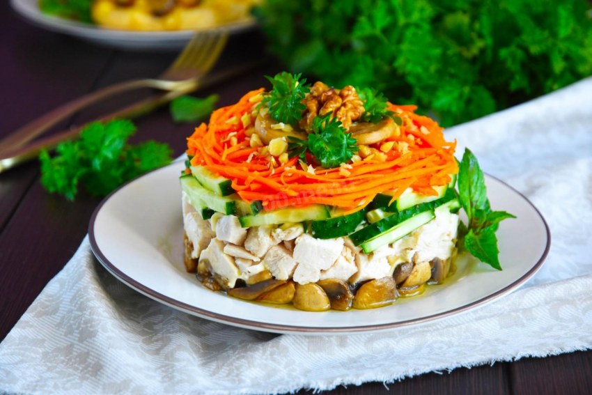 Салат с Марковка по корейский и куриной грудкой