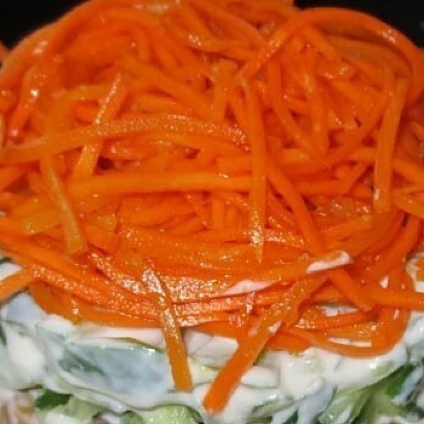 Салат из копчёной курицы с корейской морковкой и огурцом