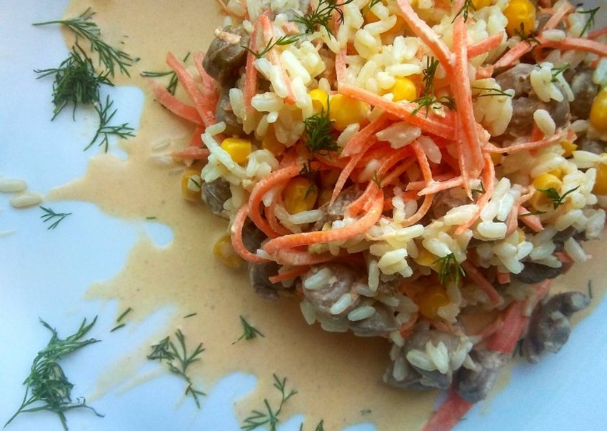 Салат из куриной грудки и корейской моркови