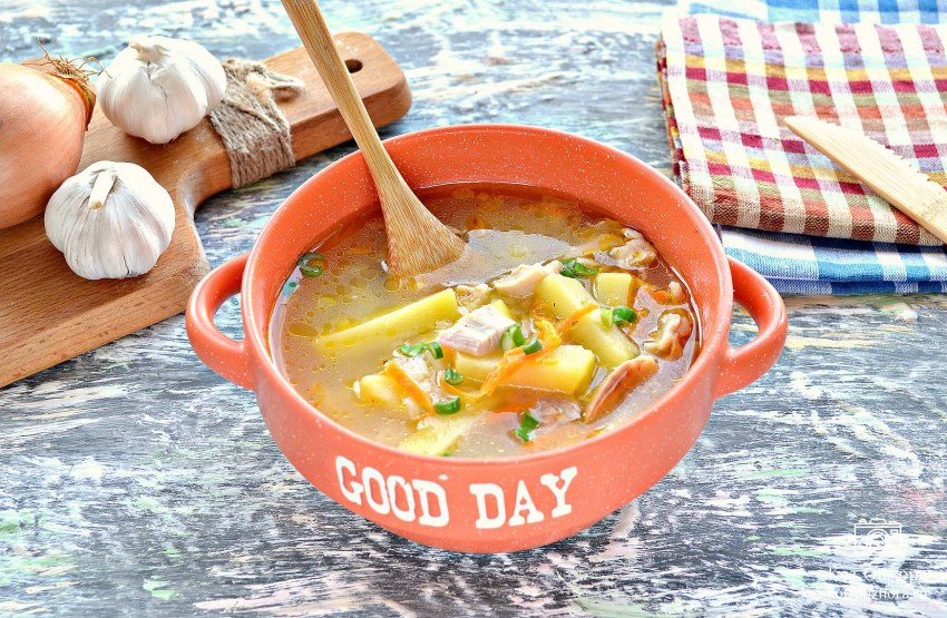 Пельмени с бульоном